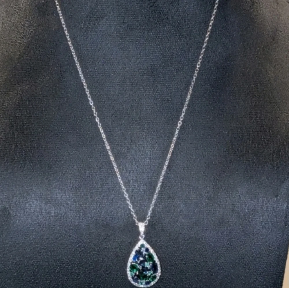Elegant Silvery Pave Dazzling Green/blue Sapphire Pendant Teardrop Necklace 18